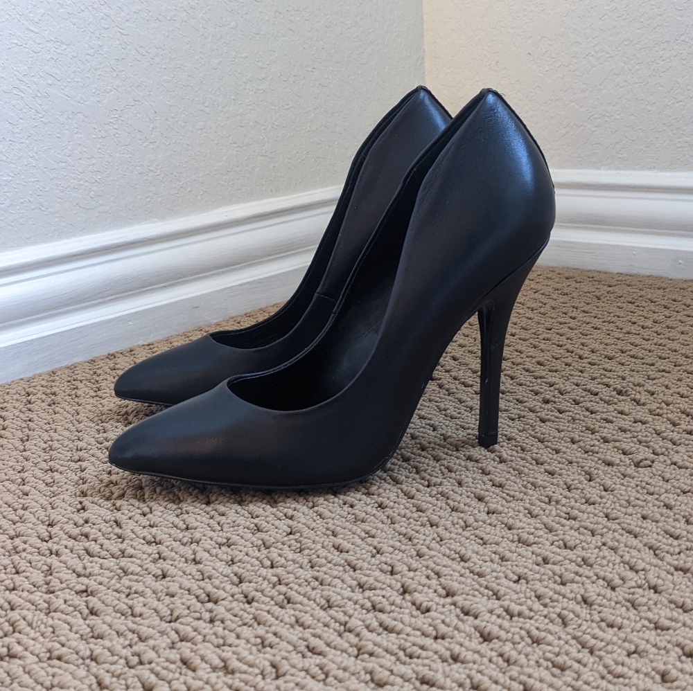 Steve Madden Gallery Pump
